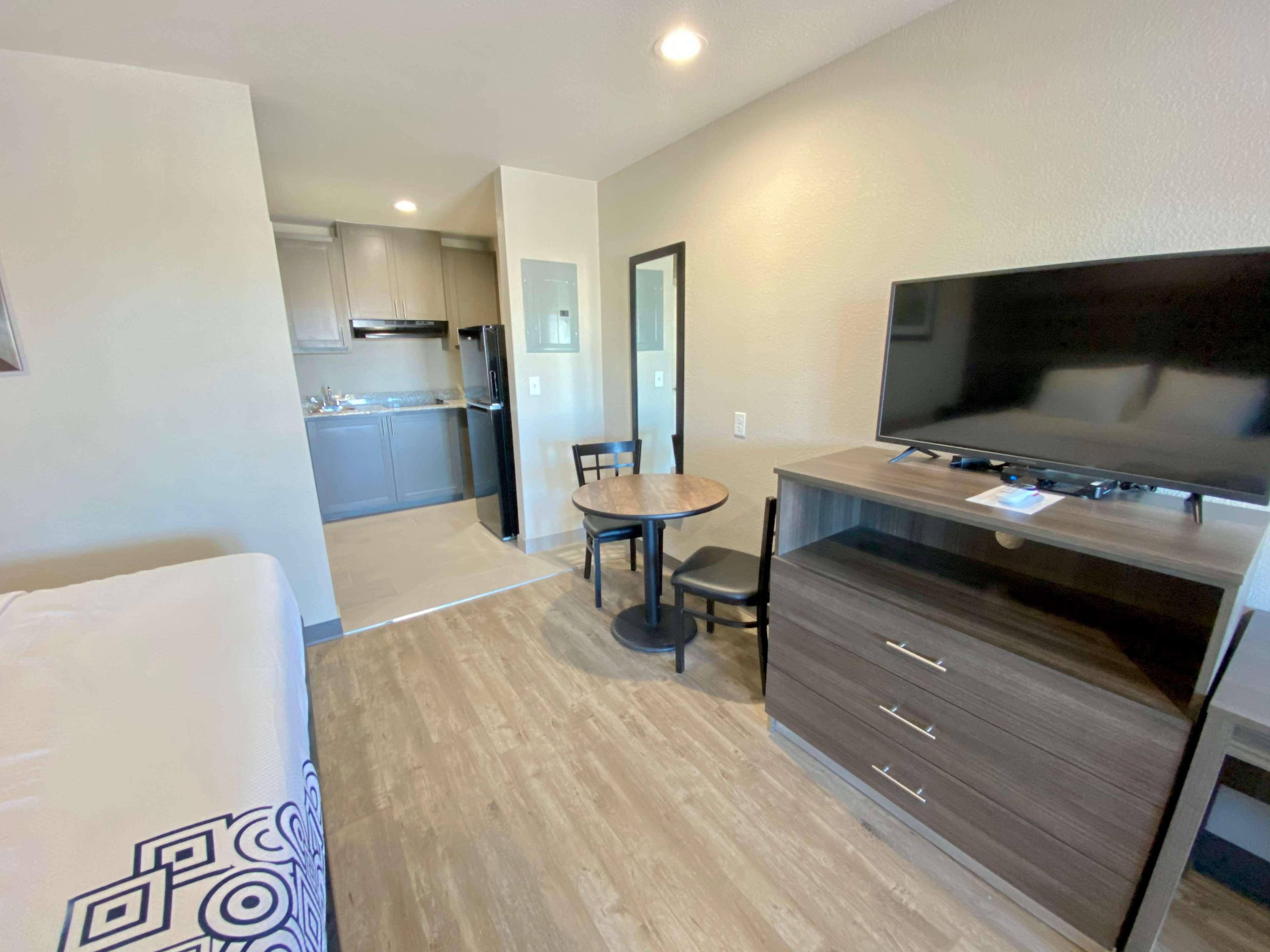 Surestay Plus Hotel By Best Western Ада Экстерьер фото